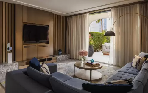 Family Garden Suite, Living Room Terrace View